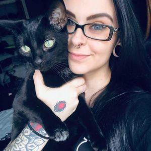 Meet your Posher, Cait